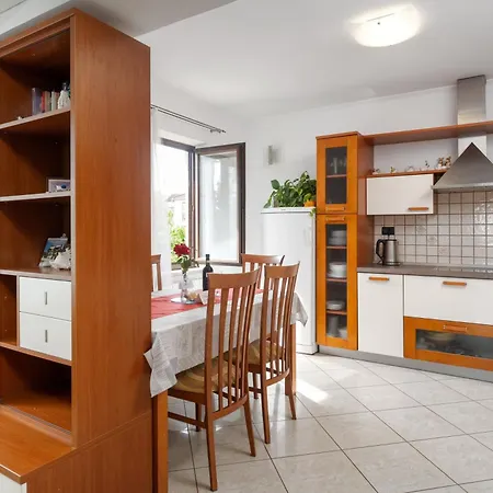 Ap 5, Nur 500 Meter Zum Zentrum Apartment *