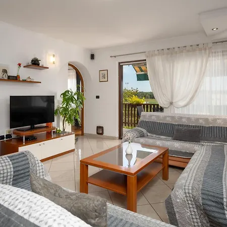 Apartment Ap 5, Nur 500 Meter Zum Zentrum *